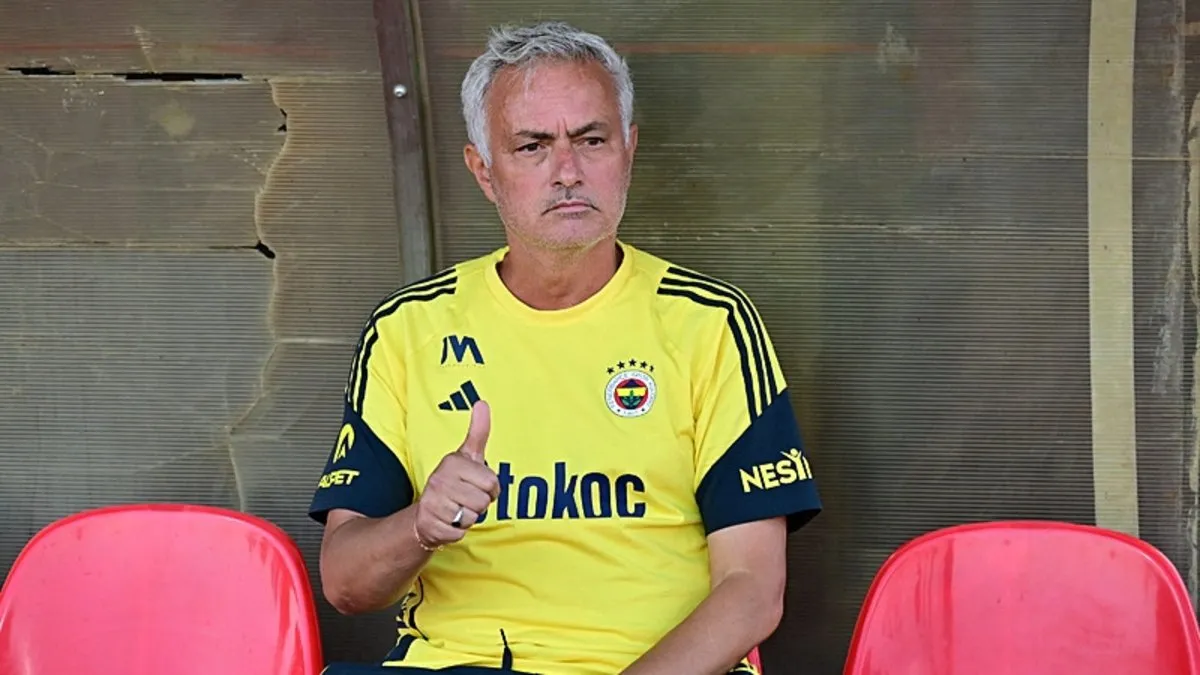 Jose Mourinho'dan Viktor Gyökeres Transfer İtirafı: "Onu Yakından Takip Ediyorum!"