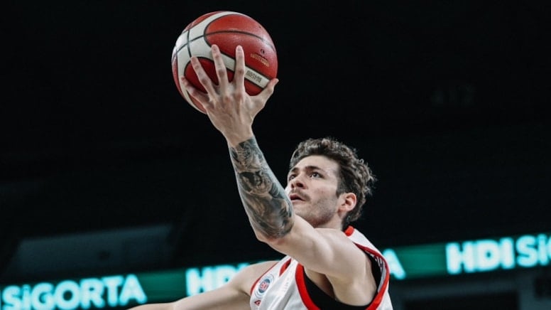 Şehmus Hazer Resmen Anadolu Efes'te! 2 Şehmus Hazer, Anadolu Efes'te