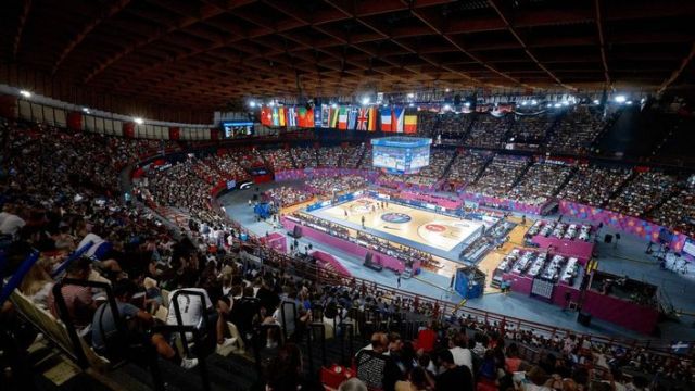 Türkiye-Yunanistan EuroBasket Maçında Tarihi Seyirci Rekoru: 10 Bin 503 Kişi!