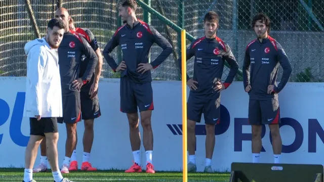 Arda Güler'in Ferdi Kadıoğlu Pozu Sosyal Medyada Fırtına Kopardı!